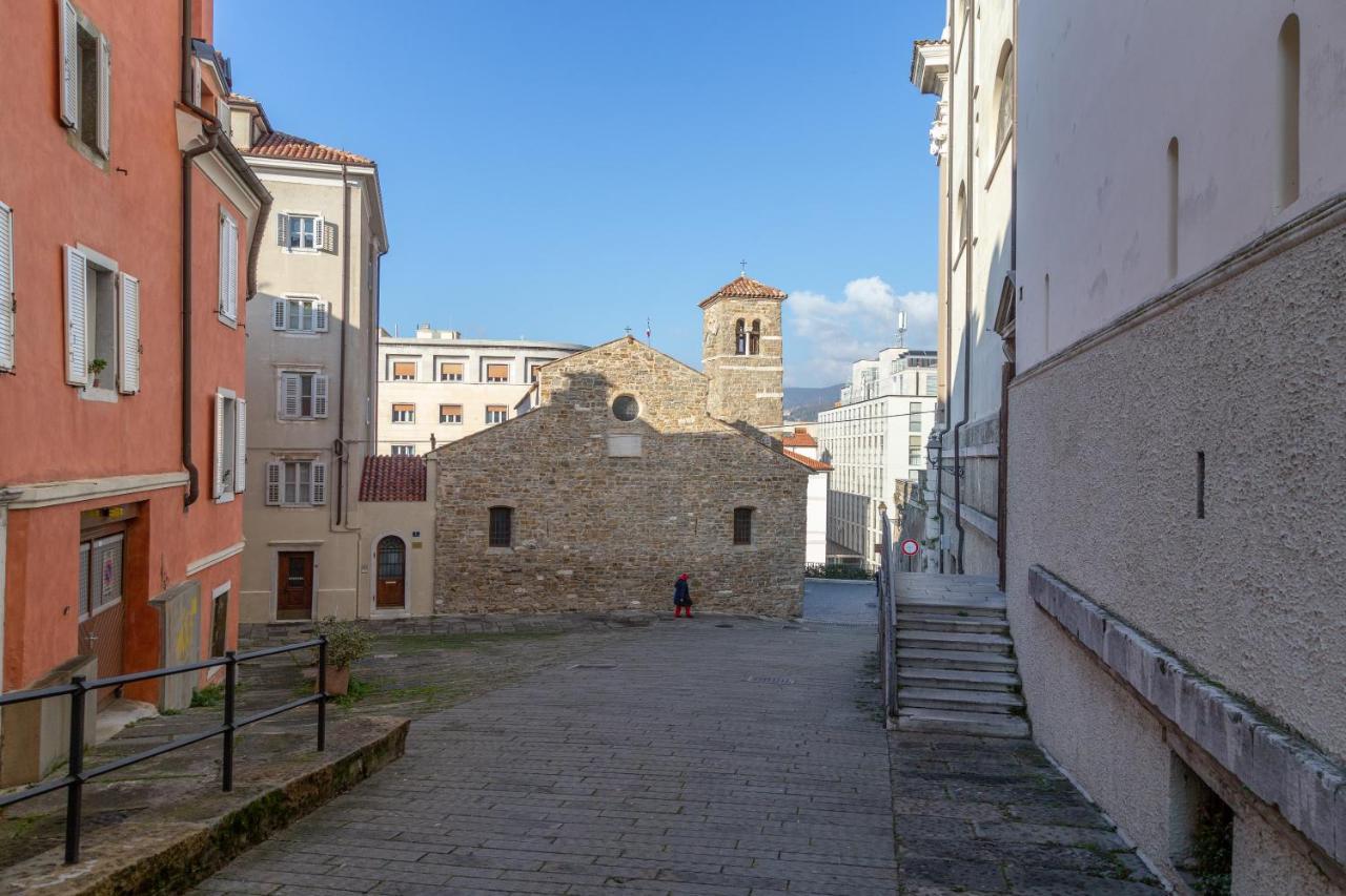Casa Vacanze Penelope In Centro Storico ตรีเอสเต ภายนอก รูปภาพ